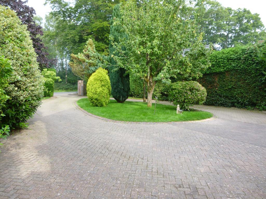 Cameron House 3*