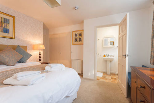 Cameron House Bed & Breakfast 3*