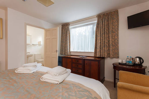 Cameron House Bed & Breakfast 3*