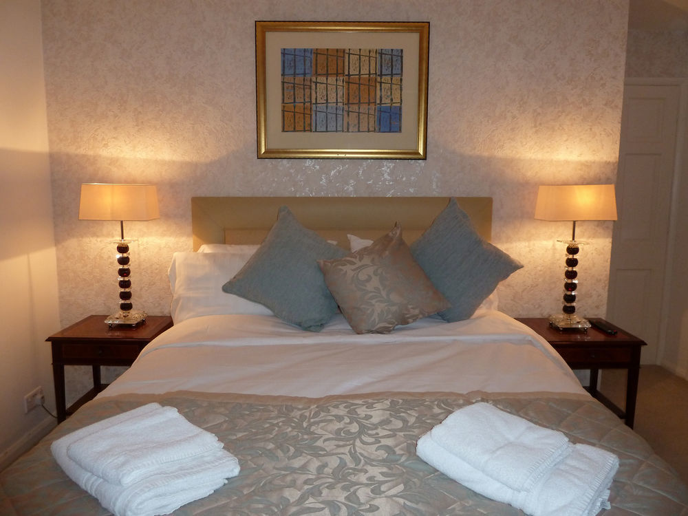 Cameron House 3* Landford