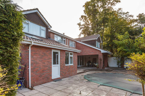 Cameron House 3* Landford