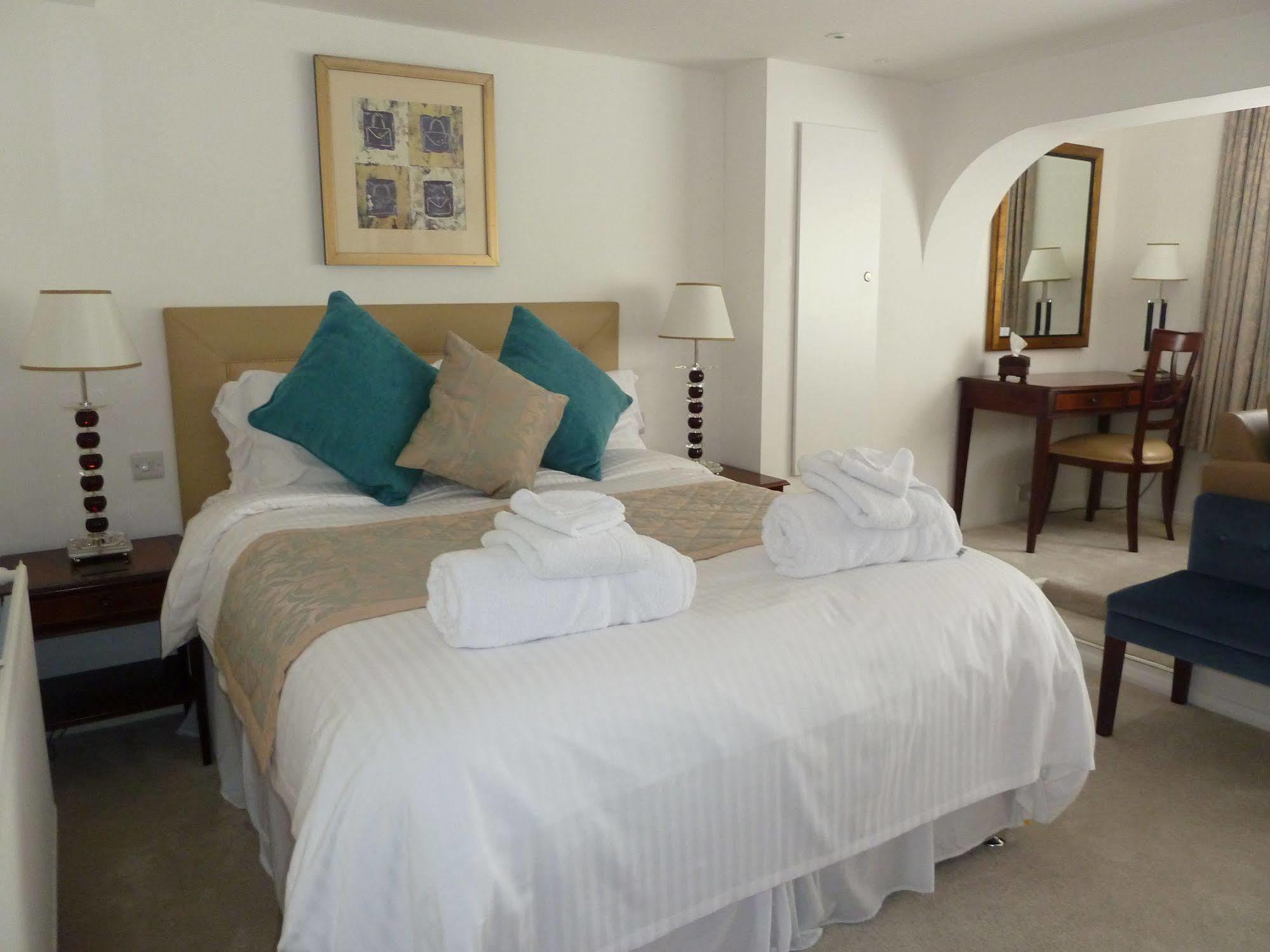 Cameron House 3*