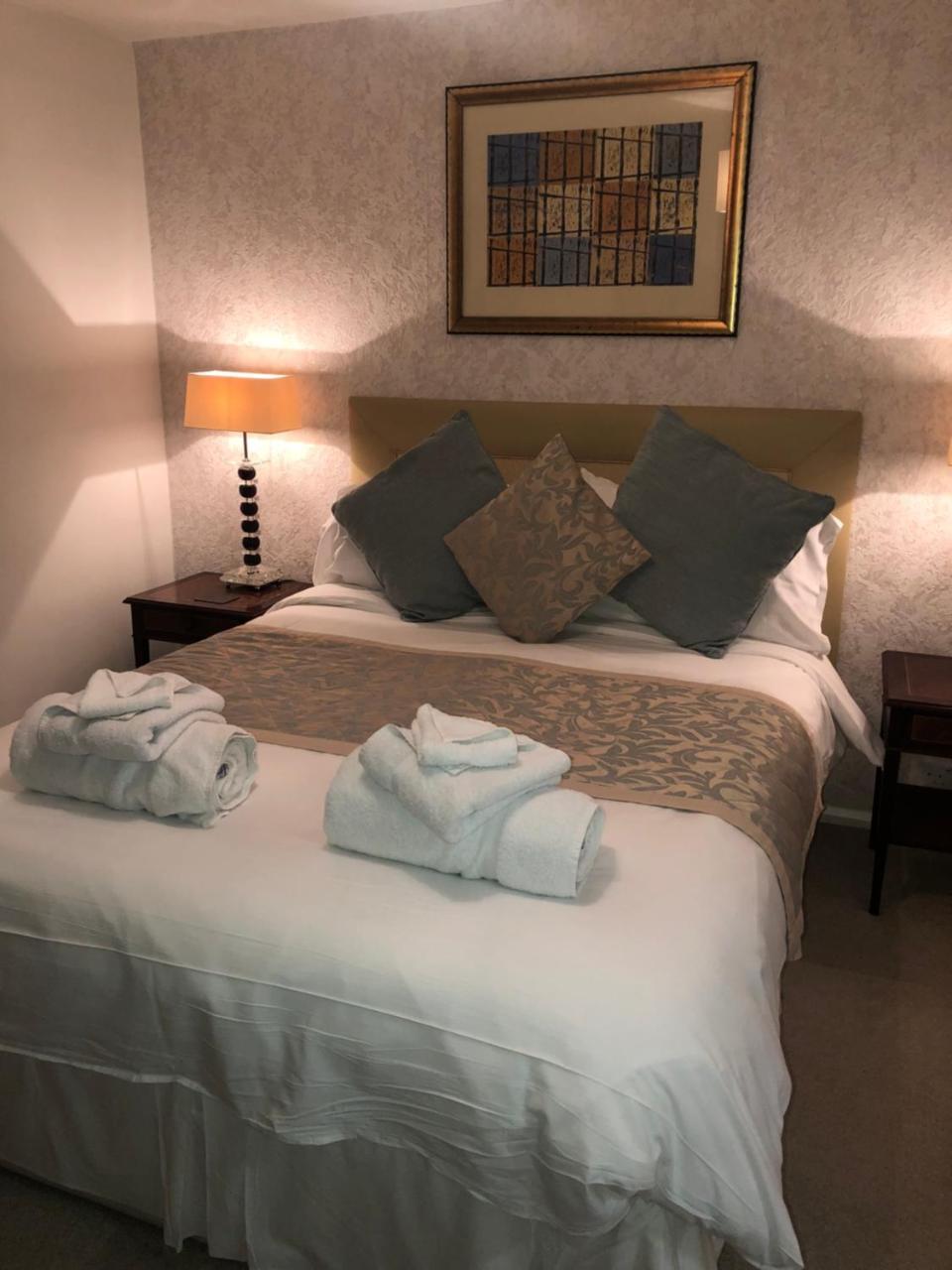 Cameron House 3* Landford