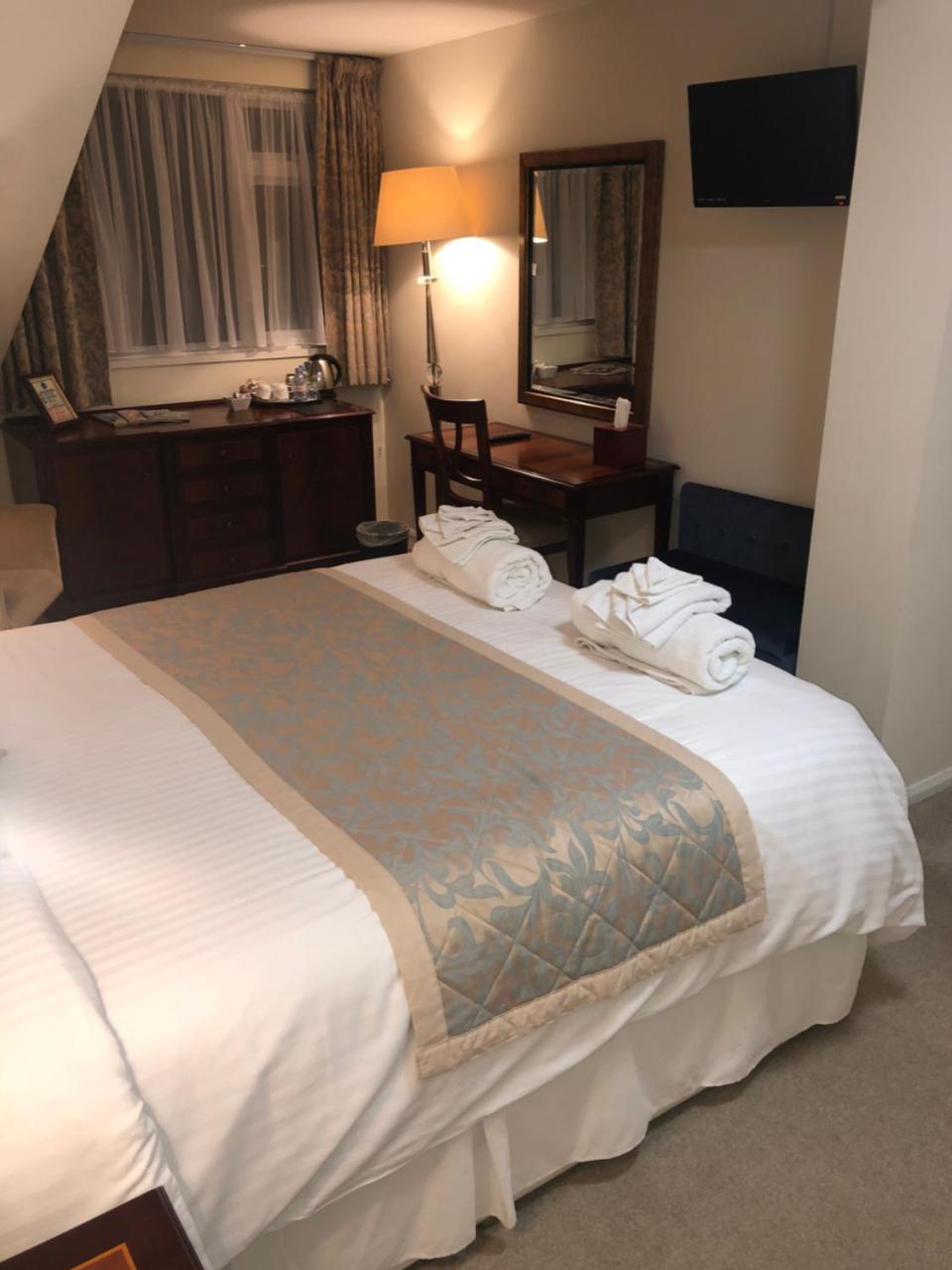 Cameron House 3*